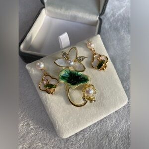 Real fresh water pearls earrings with 925 needles and brooch set